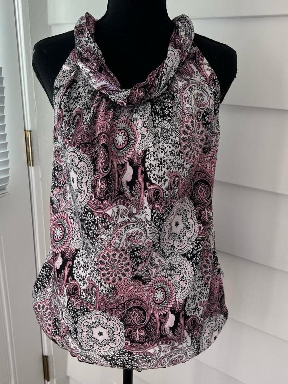 Vintage Y2K Sleeveless Pink Paisley Cowl Neck Top